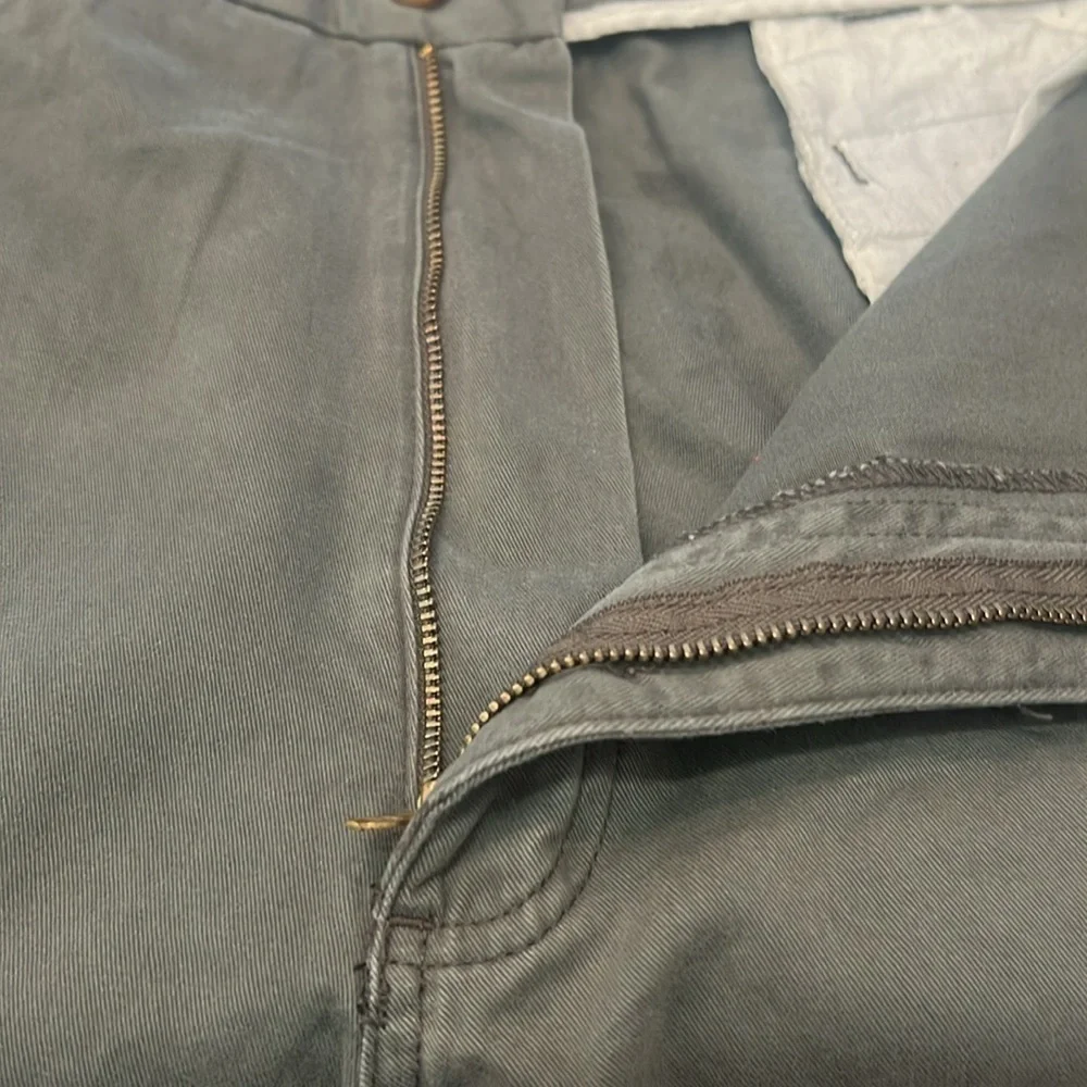 NWT-HAGGER Men's Gray Cargo Shorts 🩳